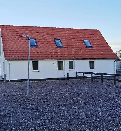 Vangvej 1 *